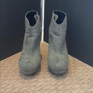 Women's Gray Suede Ankle Boots